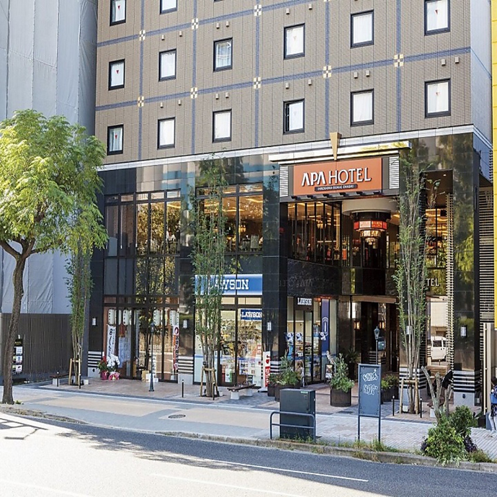 広島駅前大橋を渡ってすぐ右手にございます！