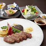 神戸が誇るブランド牛「神戸ビーフ」を贅沢なステーキに。鉄板焼やプレートコースまで。