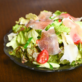 料理メニュー写真&nbsp;【オススメです】生ハムサラダ