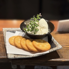 滑らかクリームチーズ豆腐ークラッカー添えー