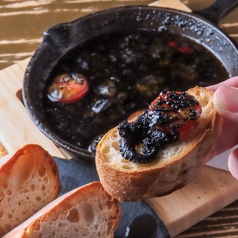 イカ墨のアヒージョ