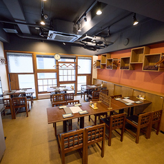 店内は20名様～最大40名様まで貸切可能です。会社宴会や同窓会など、団体でのご利用にもピッタリです◎