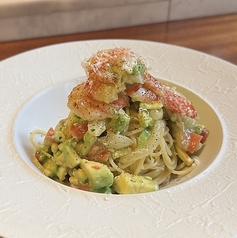海老とアボカドの爽やか冷製パスタ