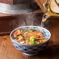 料理メニュー写真&nbsp;あかね鱒と黄金いくらの釜飯