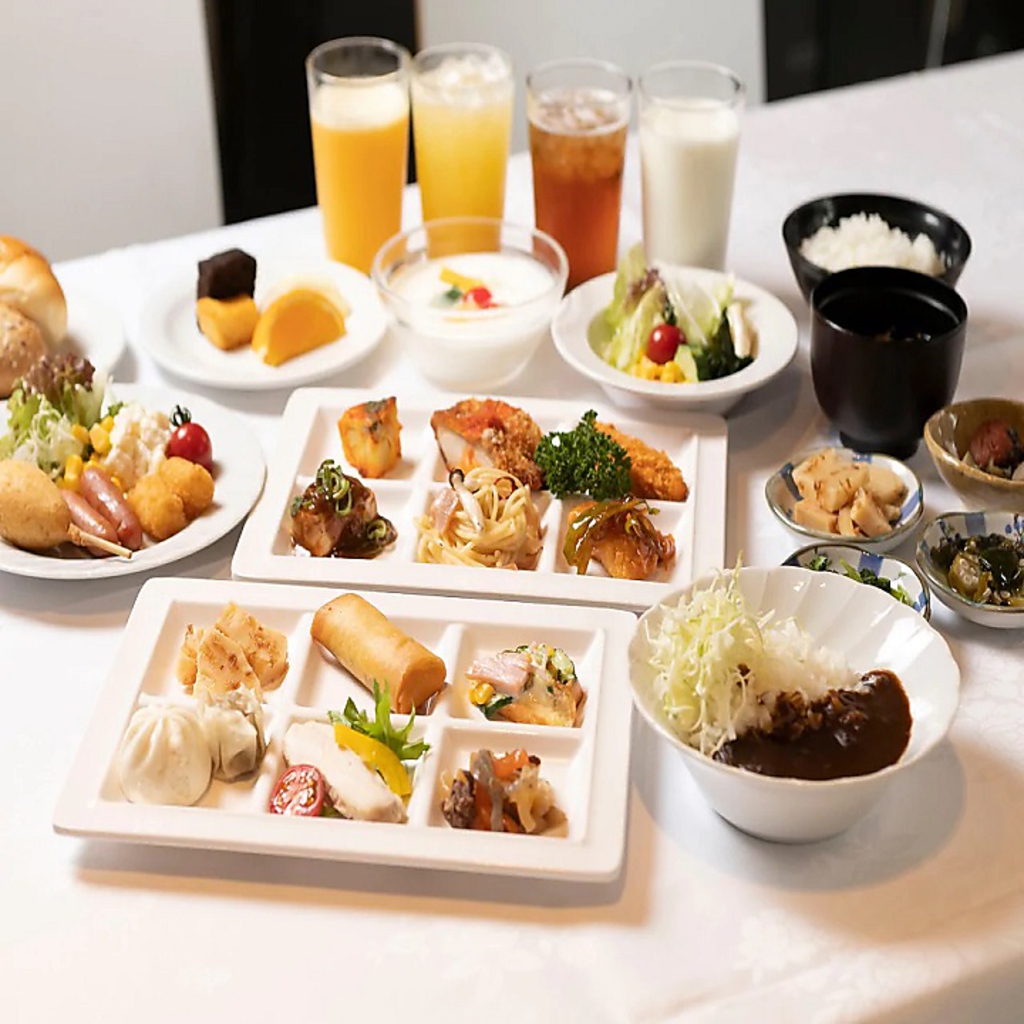 大人気アパ社長カレーも食べ放題です！