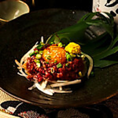 和牛炙りユッケ