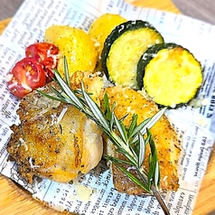 皮パリハーブチキンと野菜のグリル