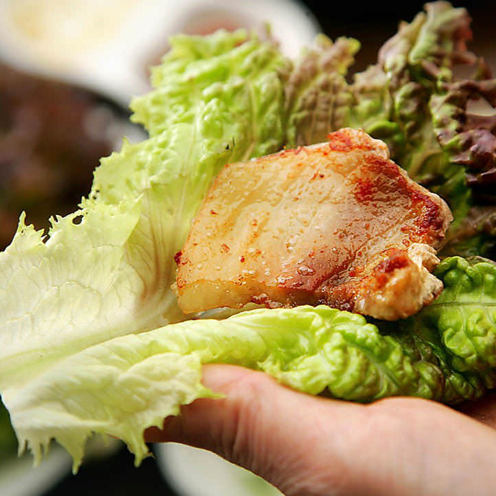 店内は落ち着いた雰囲気◎韓国料理×女子会ならとんどこへ！