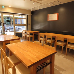 2名様から中規模のグループ様まで、人数に合わせて柔軟にレイアウトを変更できるのが魅力です。