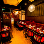 《テーブル個室大:28名様まで》夜景も楽しめる窓際シートをご用意いたしました。