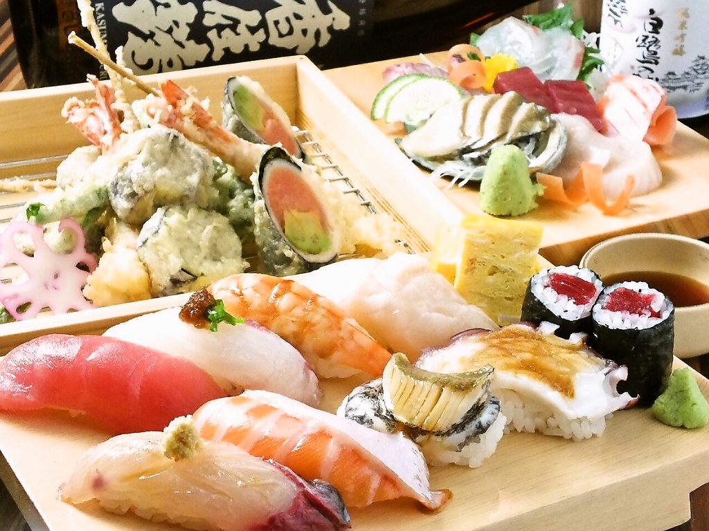 鮨屋での修行を終え【じごろ】に戻ってきた職人が握る絶品の鮨を堪能。