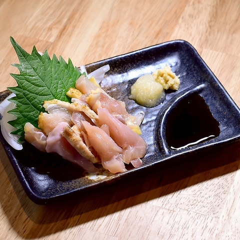 【大街道アーケード内】こだわりの焼鳥の食べ放題が楽しめる立ち飲み居酒屋♪
