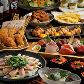 【種類豊富な飲み放題付きコース】飲み放題プランをお付けした宴会に使えるコースを多数ご用意！旬の食材と、こだわりの厳選素材が楽しめるプランとなっております。生ビール付きの2時間飲み放題となっており、クーポンなどで更にお得になるすることも可能！人数やシーンに合わせてマルチに大活躍できるラインナップ◎