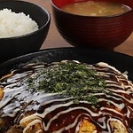 【ランチ営業あり】味噌汁と御飯付きで提供◎リーズナブルでボリューム満点！財布に優しくて嬉しい♪