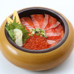炙りサーモンとイクラの親子丼