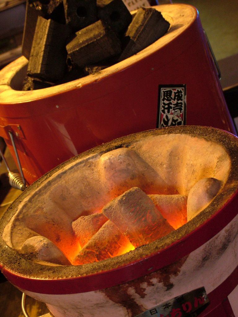 こだわりの炭！こだわりの肉！こだわりの店主！人気があるのはわかります。