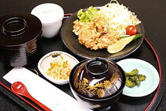 鶏の唐揚げ定食