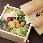 前菜、サラダ、せいろ蒸し、焼き野菜などで兵庫県産の野菜を中心にご提供