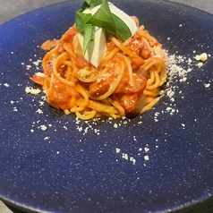 トマトとモッツァレラのクリームパスタ