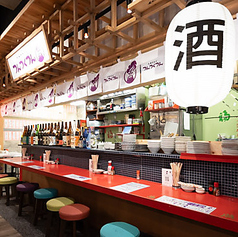 お一人様でも、気軽に立ち寄って、九州名物料理とおいしいお酒を楽しんでください。