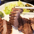 肉厚で食べ応えの良い牛タンを、香ばしく焼き上げた定食。噛むほどに広がる旨味を存分にご堪能いただけます。