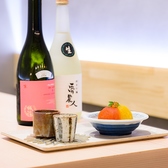 【豊富な種類の日本酒が揃う！】当店では、豊富な種類の日本酒を取り揃えています。吟醸酒や純米酒など、様々なタイプの日本酒があるので、料理に合わせて、またお客様の好みや食材との相性に合わせてお酒を選ぶことができます。多彩なラインナップから、お好みの日本酒を見つけてください。