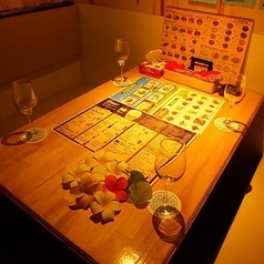 温かみのある照明が心地よい半個室の空間は、周りを気にせず会話を弾ませたい特別な集まりにおすすめです。東南アジアの雰囲気を肌で感じながら、本格シェフが作る自慢の品々をゆっくり味わえます。デートや記念日、おもてなしの会食など、親密な時間を過ごしたい夜にぜひご活用ください★