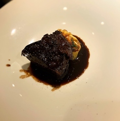 和牛頬肉の赤ワイン煮込み