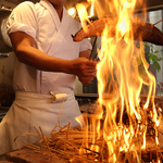 炎で一気に焼き上げる藁焼きは素材の旨味を凝縮！『龍馬』にお越しの際はぜひご賞味ください！
