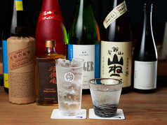 【厳選されたクラフト焼酎の数々】