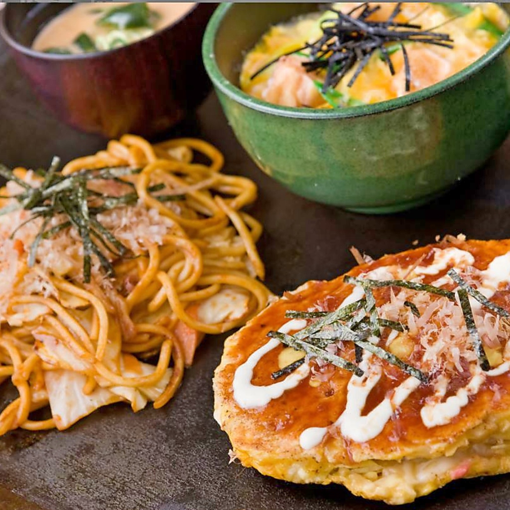 『ぼてっ』と返して『ぢゅう』と焼く。