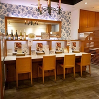 あたたかい明かりの照らす店内