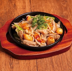 にんにく塩ホルモン炒め