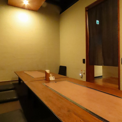 各種宴会に最適な掘りごたつの個室もご用意しております★テーブルの真ん中には横長な鉄板がございますので、どの席からも熱々のお料理をお楽しみいただけます。