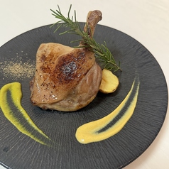 近江鴨骨付きモモのコンフィ