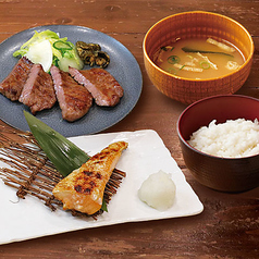 牛たんとサーモンハラス定食