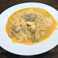 ウニクリームの海鮮パスタ