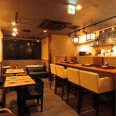 温かみのある店内でゆっくりお過ごしください！