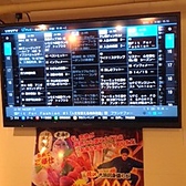 カウンターに大型テレビも完備！
