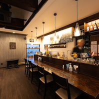 マスターと会話弾む♪アットホームなカウンター席で寛ぐ