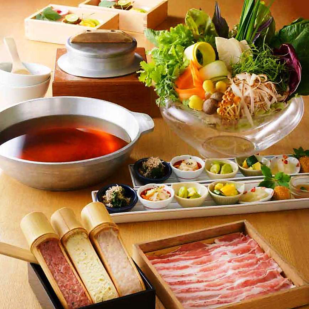 忘年会コース！2時間飲み放題付6450円♪前菜５種やお肉のしゃぶしゃぶなど全5品