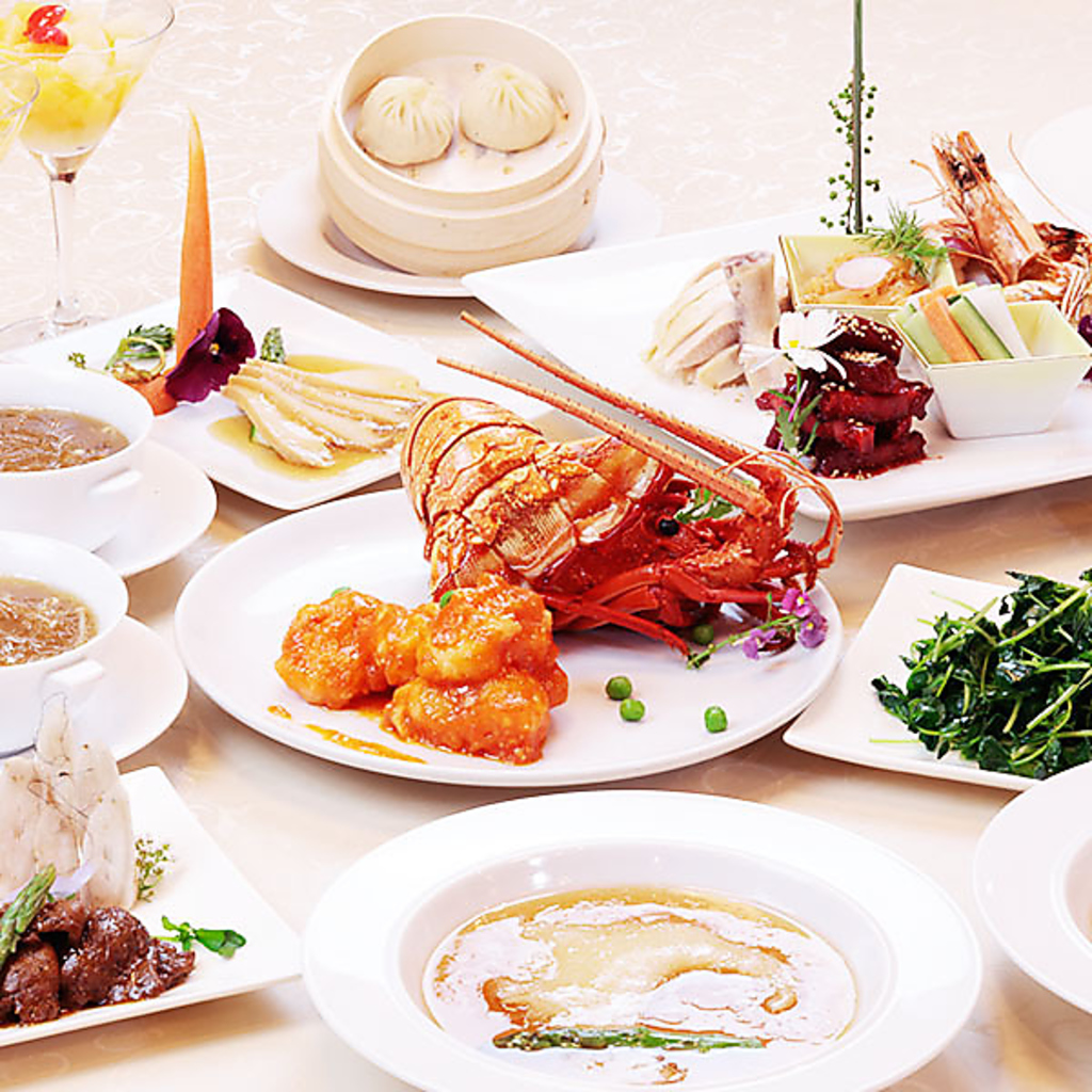 絶品のコース料理は自慢の味をご堪能いただけます！飲み放題も無料サービス！