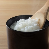 当店では厳選した、国産米を使用しております。釜で毎日店舗で炊き上げている為、いつでも美味しいお米をお召し上がりいただけます。