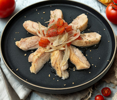 ハーブチキンのトマトドレッシング仕立て