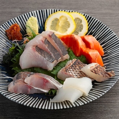 高知県漁港直送鮮魚(宿毛・須崎・宇佐) お造り5種盛(2名盛)