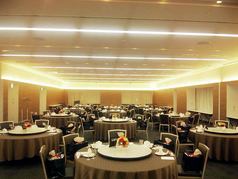 四川飯店の大ホールは宴会利用で最大250名、会議利用で最大400名まで貸切利用が可能です！お気軽にお問合せください★