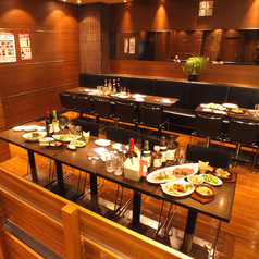 ボリューム満点のお料理と、バーだからできる豊富な飲み放題をご提供いたします。