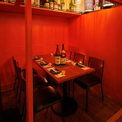 会社の宴会や友人同士の飲み会などあらゆるシチュエーションに合わせてお席のご用意が可能です！