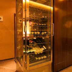 セラーに眠る秘蔵の銘酒。