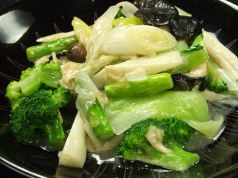 青い野菜と京湯葉の炒め